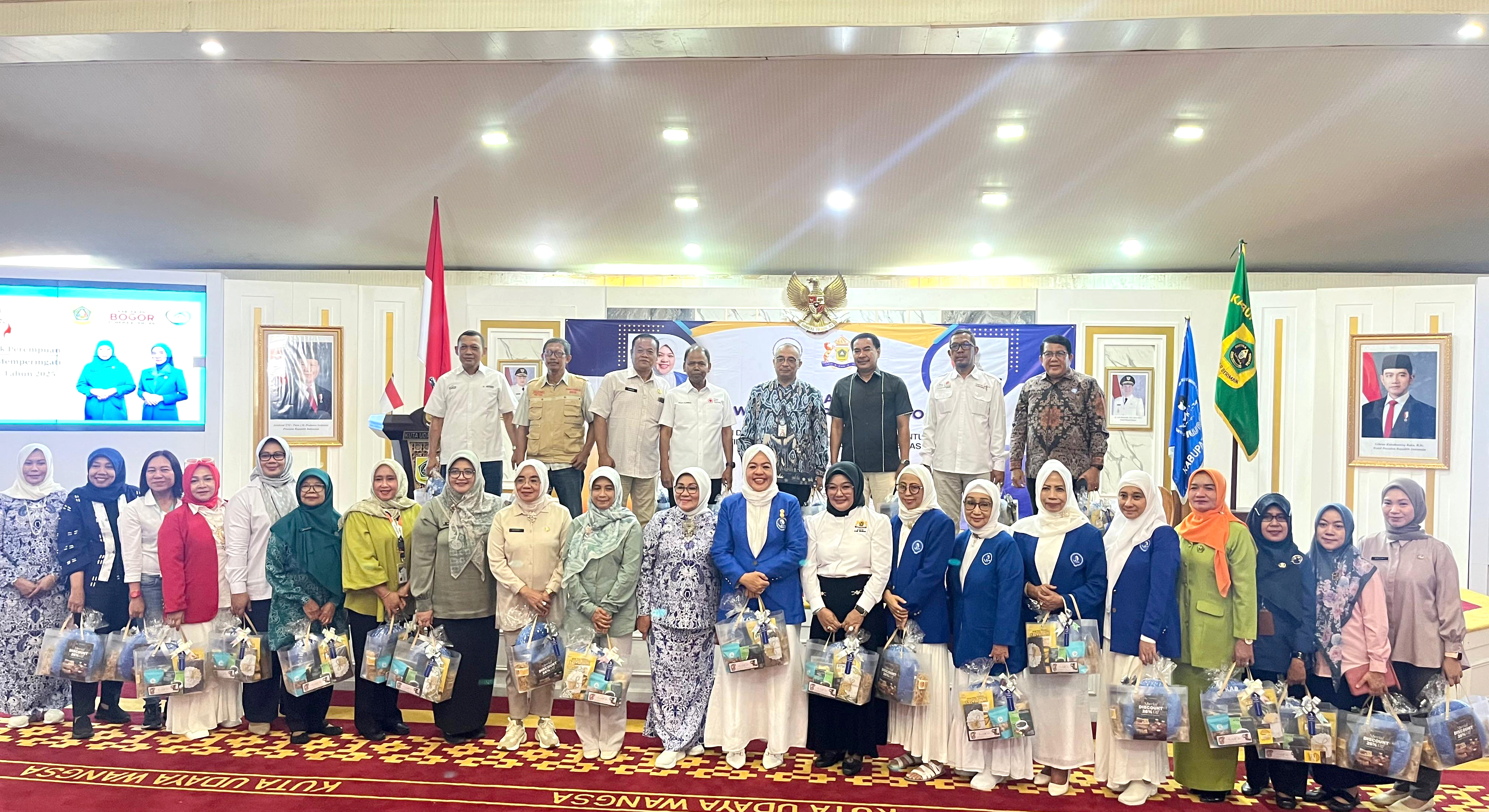 Menghadiri Undangan Rakercab-IX DPC IWAPI  Kabupaten Bogor